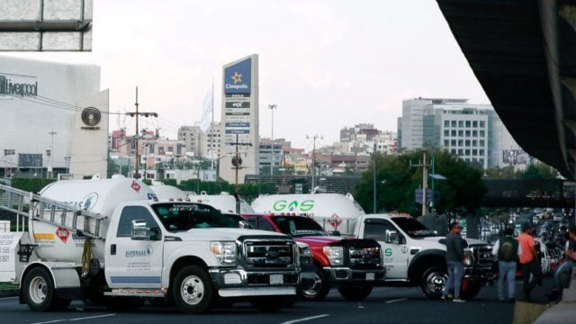 La Asociación de Distribuidores y Expendedores de Energía indicó que hay pendientes 1,150 permisos para plantas de expendió de gas LP, 50 para plantas de distribución y 800 de transporte.