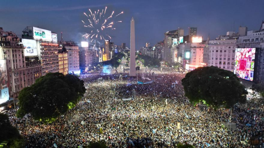 Festejos en Buenos Aires por la Copa del Mundo de Fútbol 2022  