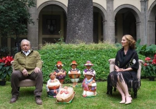 El presidente López Obrador, acompañado de su esposa, deseó feliz Nochebuena y Navidad a todos los mexicanos.