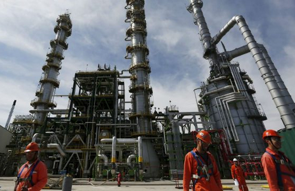 Refinería Pemex  de Salamanca (Reuters)