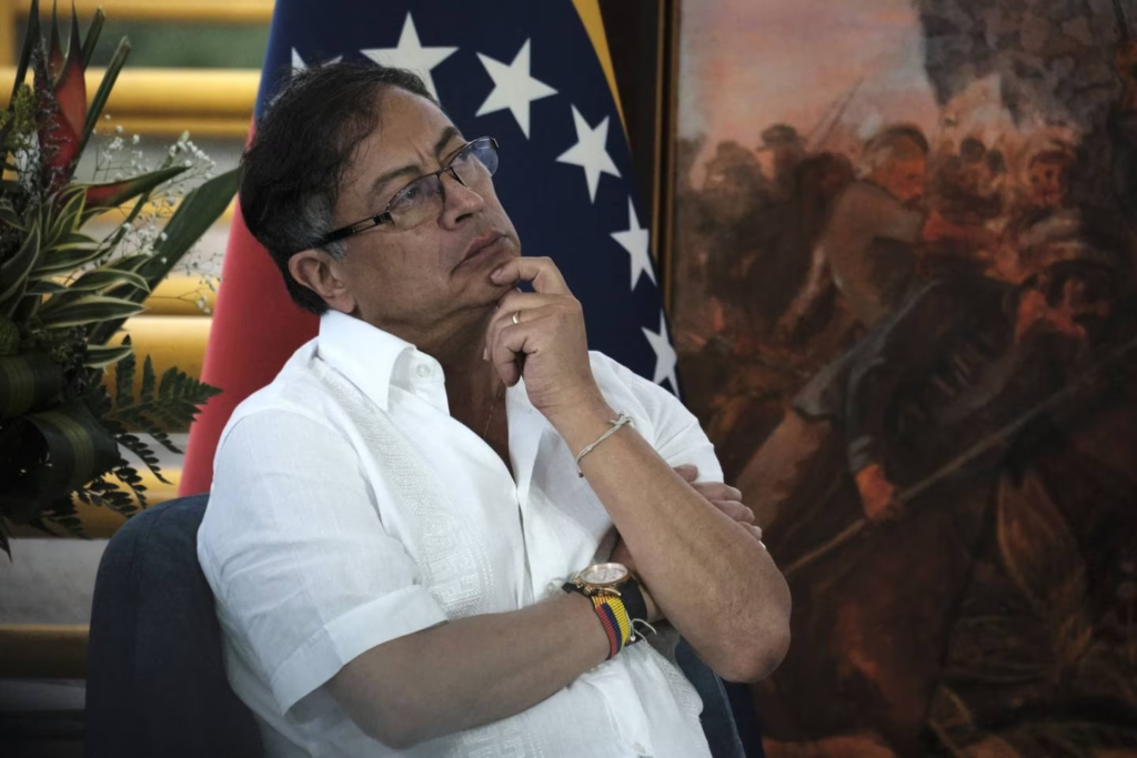 Gustavo Petro Gustavo Petro, presidente de Colombia, escucha durante una reunión con Nicolás Maduro, presidente de Venezuela, no fotografiado, en
el Puente Internacional Tienditas en Cúcuta, Colombia, el jueves 16 de febrero de 2023. .