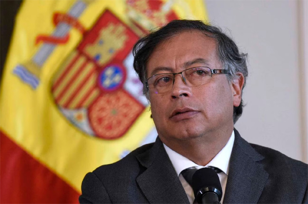 Presidente de Colombia, Gustavo Petro. El Congreso del Perú consideró ofensivas las expresiones de Petro sobre la Policía Nacional, y lo acusó de "banalizar el holocausto" tras referir que los policias peruanos "marchan como nazis".  