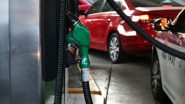 Gasolineros advierten más rezago en permisos por nuevas limitantes de la CRE