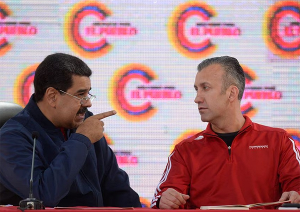 Tareck El Aissami, ministro de Petróleo de Venezuela, con Nicolás Maduro 