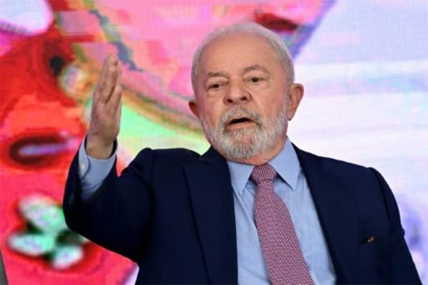  El presidente Lula da Silva habla durante un acto público el 20 de abril de 2023 en Brasilia 