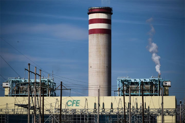 Una planta termoeléctrica de la Comisión Federal de Electricidad (CFE) en Villa de Reyes, San Luis Potosí. (Bloomberg/Mauricio Palos)