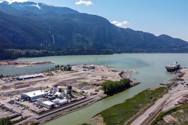  El Centro de Innovación en Ingeniería del Carbono, una instalación de investigación y desarrollo (I+D) de Captura Directa de Aire, en Squamish, Columbia Británica (Canadá), el viernes 26 de mayo de 2023. La captura directa del aire es una tecnología que captura el dióxido de carbono directamente del aire con un sistema mecánico diseñado para ayudar a contrarrestar las emisiones actuales de CO2 y hacer frente a las grandes cantidades de CO2 emitidas en el pasado que permanecen atrapadas en nuestra atmósfera.(Bloomberg/James MacDonald)