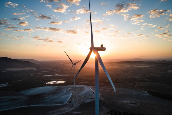 Turbinas de viento en la planta eólica Martín de la Jaera, operada por la empresa española Iberdrola en Sevilla, España.(Bloomberg/Angel Garcia)