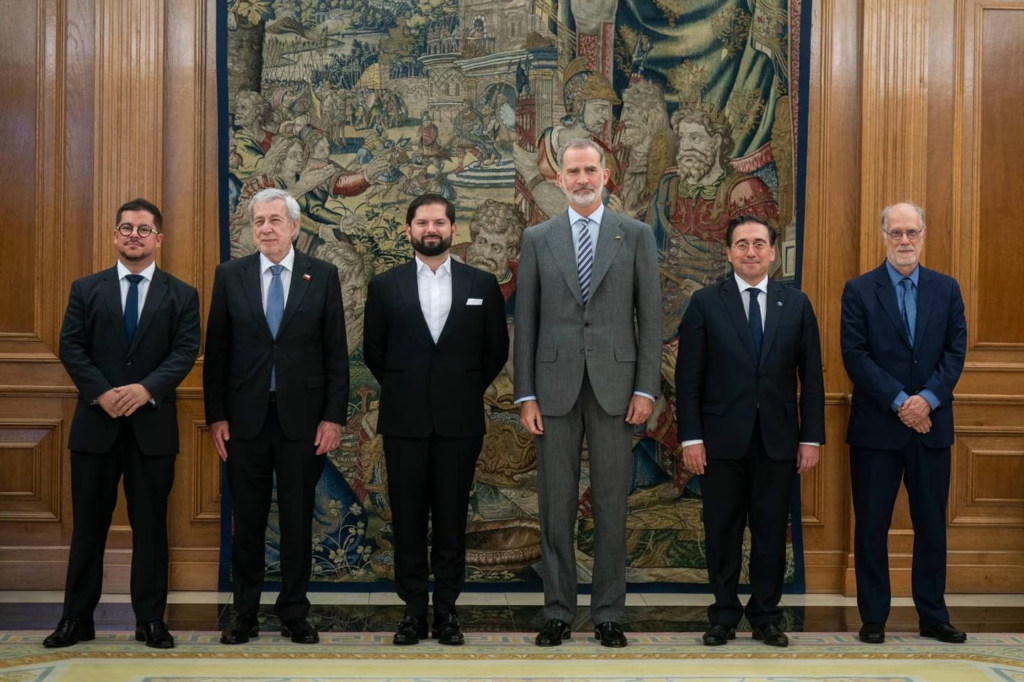 Gira de Boric por Europa: El presidente chileno Gabriel Boric se reunió con el rey Felipe VI de España. Foto: Ministerio de Relaciones Exteriores de Chile