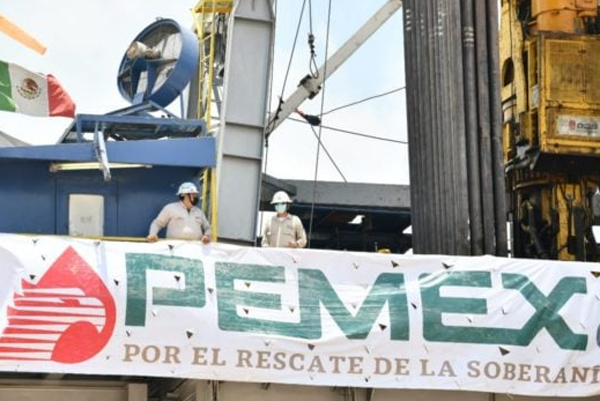 López Obrador aseguró que en su gobierno no se van a separar deudas y avaló que Hacienda haga el refinanciamiento de la deuda de Pemex.