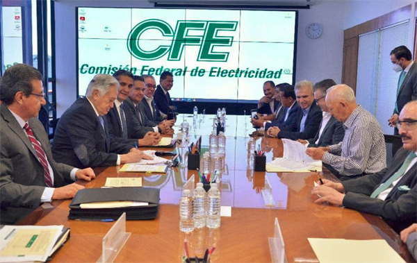 Directivos de la empresa estatal CFE durante una reunión en sus oficinas en la Ciudad de México (CFE)