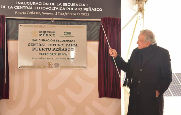 El presidente Andrés Manuel López Obrador inaugura la primera secuencia de la Central Fotovoltaica Puerto Peñasco de la compañía Comisión Federal de Electricidad (CFE) en el estado de Sonora (Foto: Presidencia de la República).