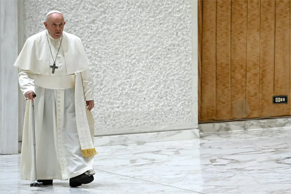 El papa Francisco a su llegada a la audiencia general semanal en el Aula Pablo VI del Vaticano el martes.Credit...Filippo Monteforte/