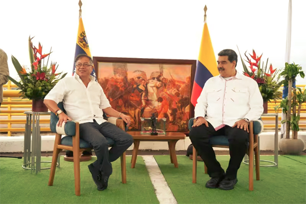 En la delegación colombiana también estuvo Ricardo Roa, presidente de la estatal de petróleos, y los ministros de Minas y Energía y Ambiente, entre otros. 