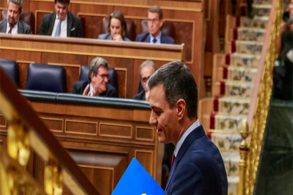 Pedro Sánchez, candidato socialista a la presidencia del Gobierno, ayer durante el debate de investidura en el Congreso Dani Duch