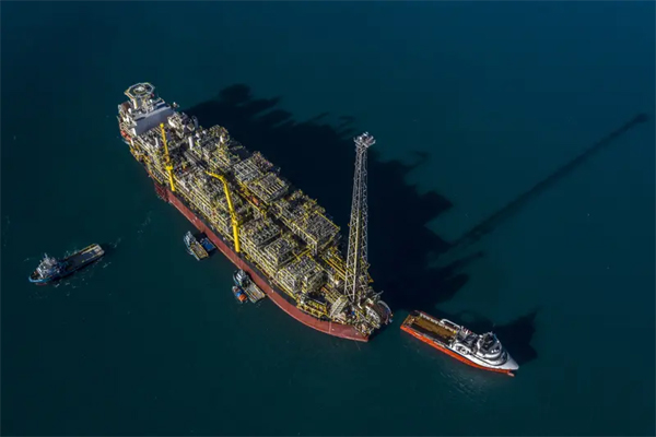 FPSO, se ubicará a unos 250 kilómetros (155 millas) de la costa,