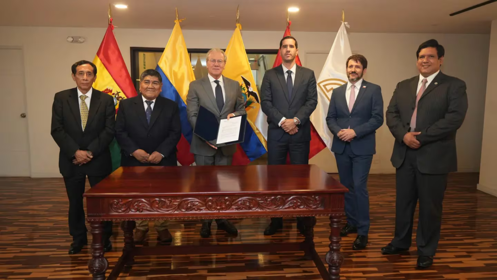 Aprobación Mercado Andino Eléctrico RegionalEn la foto aparecen representantes de los países andinos.