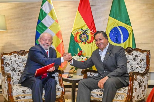 Brasil y Bolivia firman diez acuerdos tras reunió entre Lula y Arce: energía y minería, clavesLos presidentes Lula da Silva y Luis Arce se reunieron este 9 de julio.(@LuchoXBolivia)