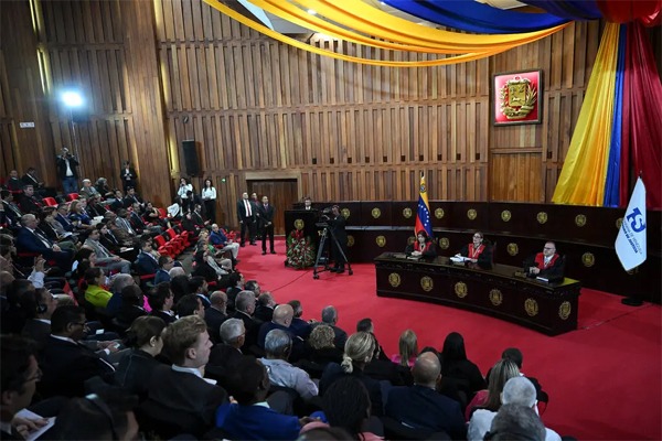 Caryslia Rodríguez, presidenta del Tribunal Supremo de Venezuela, declara a Maduro vencedor de las elecciones presidenciales de julio. Federico Parra/AFP