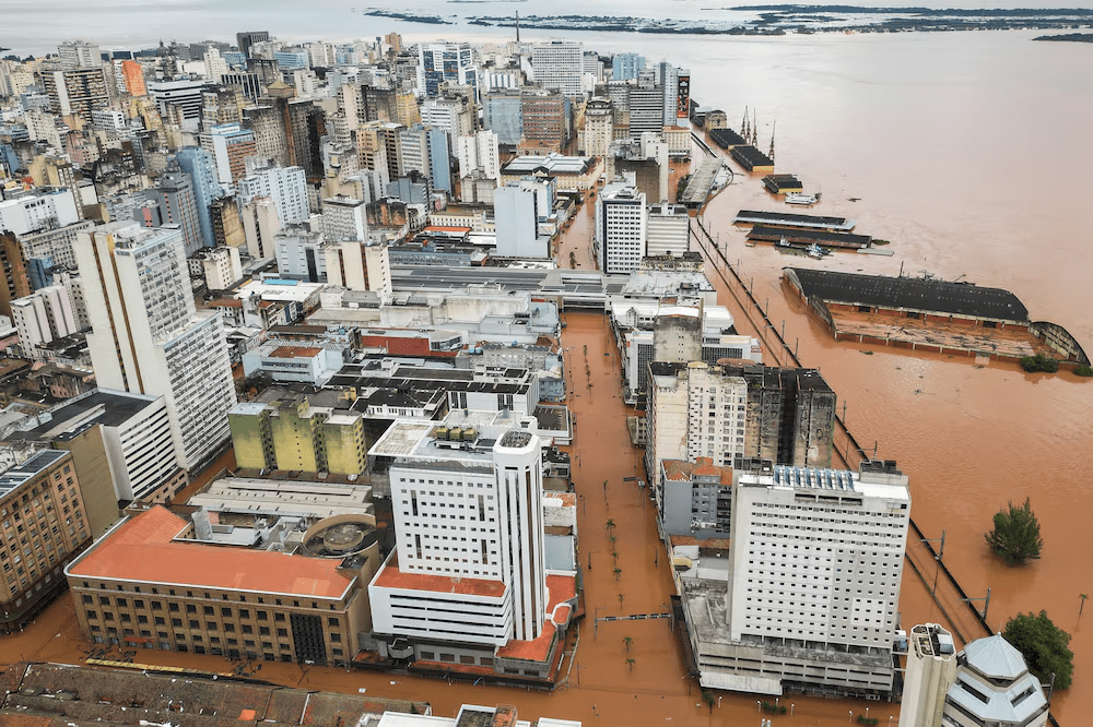 Las peores inundaciones de Brasil en 80 años dejan decenas de muertos y desaparecidosInundaciones tras las fuertes lluvias en el centro histórico de Porto Alegre, estado de Rio Grande do Sul, Brasil, el domingo 5 de mayo de 2024(Bloomberg/Carlos Macedo)