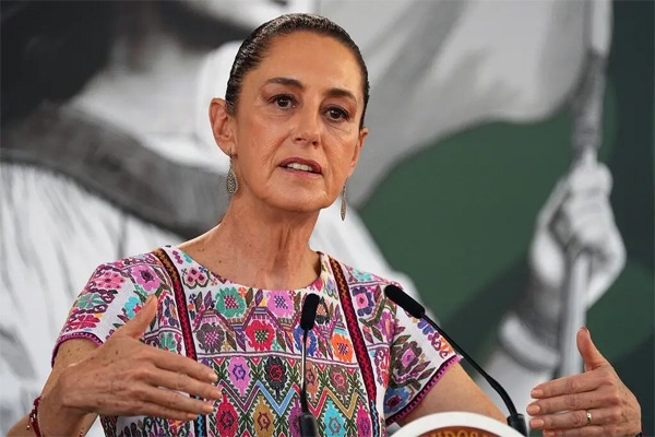 La presidenta de México, Claudia Sheinbaum, el sábado en Acapulco. En declaraciones realizadas el lunes al tomar posesión el presidente Trump, dijo que la relación de México con Estados Unidos “será de iguales” .Credit...David Guzman/EPA, vía Shutterstock
