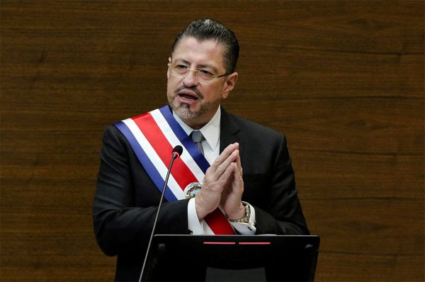 Costa Rica's new President Rodrigo Chaves delivers a speech after being sworn in during a ceremony at the hall of the Legislative Assembly, in San Jose, Costa Rica May 8, 2022.