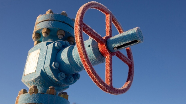 A valve control wheel connected to crude oil pipework in an oilfield near Dyurtyuli, in the Republic of Bashkortostan, Russia, on Thursday, Nov. 19, 2020. The flaring coronavirus outbreak will be a key issue for OPEC+ when it meets at the end of the month to decide on whether to delay a planned easing of cuts early next year. Photographer: Andrey Rudakov/Bloomberg , Bloomber