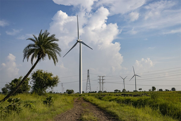 Wind turbines and electrical transmision lines