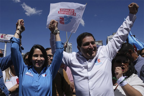 Presidential candidate Luisa Gonzalez and running mate Andres Arauz after registering their candidacies on June 13. 