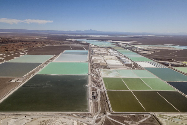 Lithium companies are testing direct extraction methods as an alternative to the giant evaporation ponds used to produce the battery metal.Photographer: Cristobal Olivares/Bloomberg