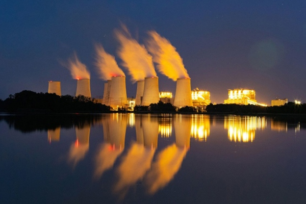 A coal-fired power plant in Peitz, Germany.Photographer: Krisztian Bocsi/Bloomberg