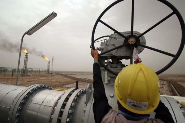  Oil futures have suffered three straight weekly declines. (Haidar Mohammed Ali/AFP)