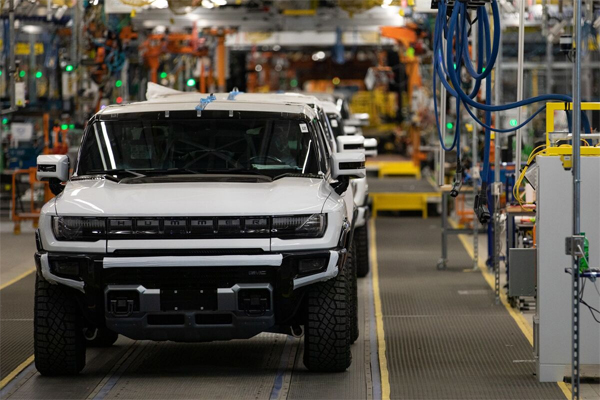Hummer EVs on the production line at General Motors’ Factory ZERO all-electric vehicle assembly plant in 2021. 

Photographer: Emily Elconin/Bloomberg 