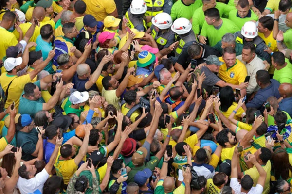 Brazil's former president, Jair Bolsonaro, rallies with his supporters on Paulista Avenue in Sao Paulo, Brazil, yesterday. [Carla Carniel/Reuters]