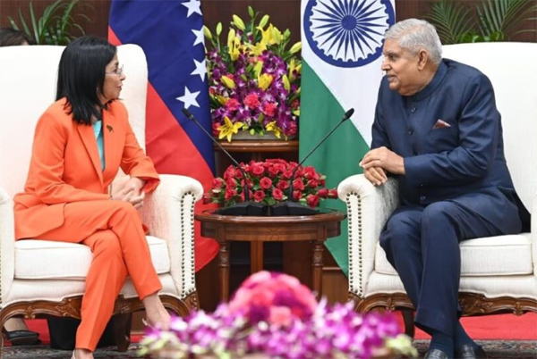 Venezuelan VP Delcy Rodríguez (left) meets with Indian Vice President Jagdeep Dhankar (right) in Delhi, India, October 25, 2024. Photo: Ministry of External Affairs of India.